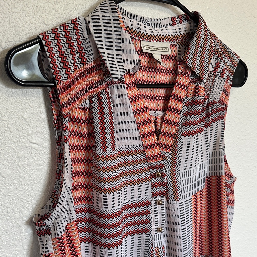 Dana Buchman Red and White Sleeveless Quarter Button Shirt Size Medium - Picture 4 of 11